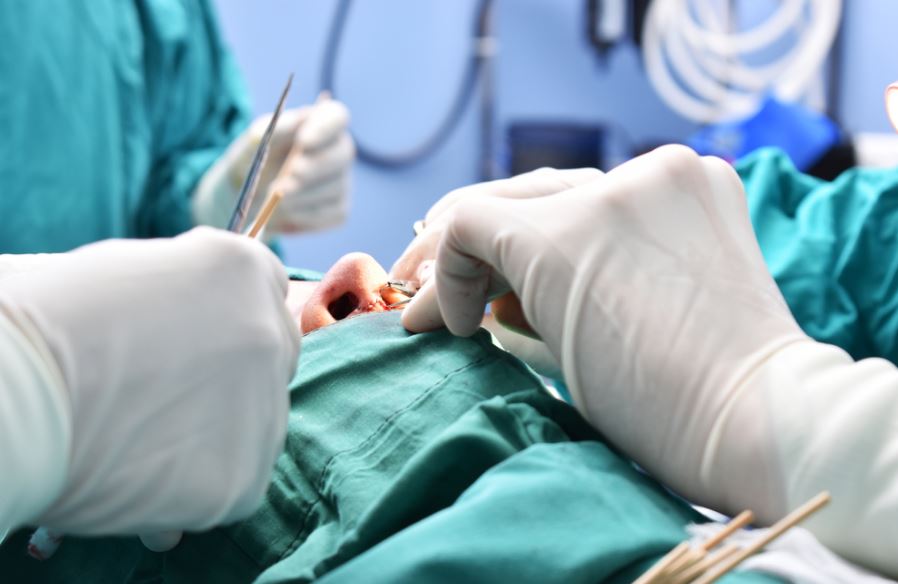 تفاوت قیچی جراحی معمولی و قیچی میکروسرجری